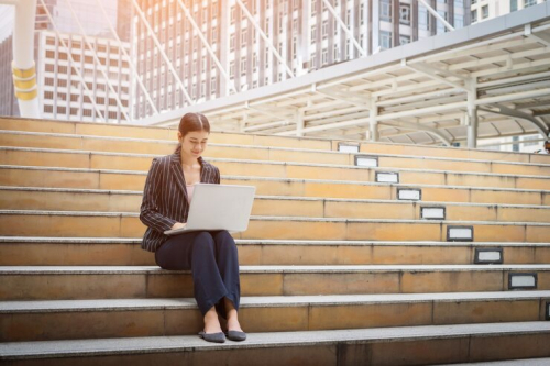 Why Lifelong Learning Beats Degrees in Career Growth