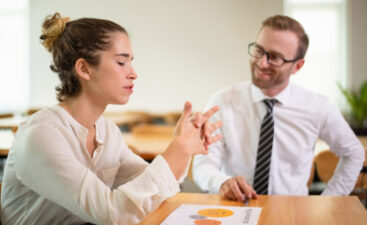 Leadership Coaching vs Mentoring: How to Choose Leadership Coaching vs Mentoring: How to Choose