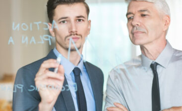 Executive Coaching vs Leadership Training: Key Differences Executive Coaching vs Leadership Training: Key Differences